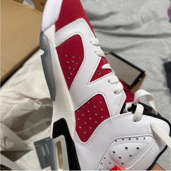 Jordan Air 6 Retro in White and Black - Picture 2 of 5